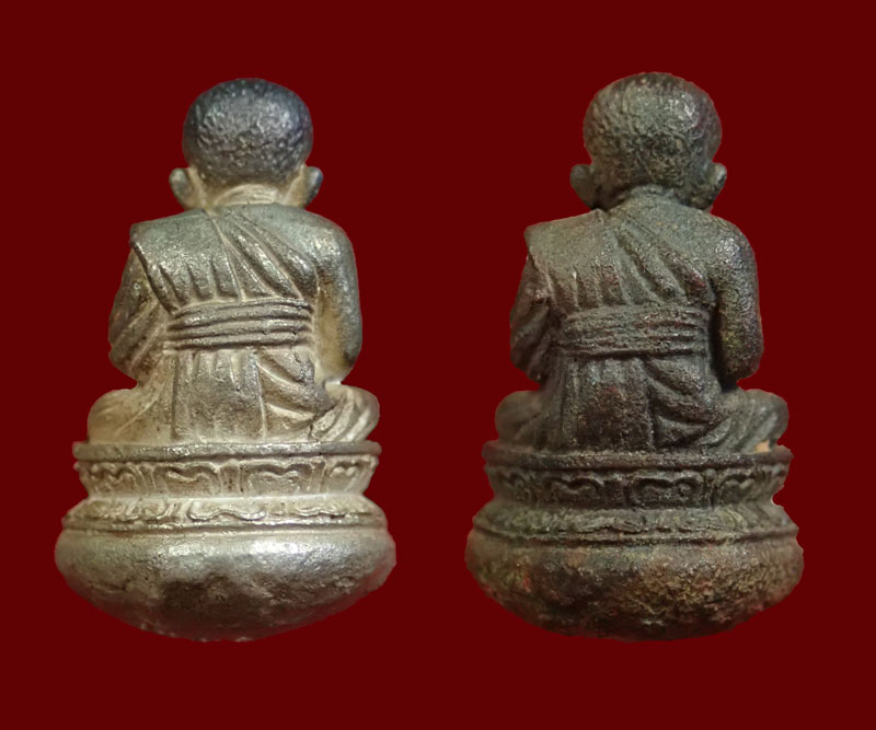 รูปหล่อพิมพ์เบ้าทุบเล็ก หลวงพ่อทวด วัดประสาทบุญญาวาส กรุงเทพ ปี 2540 ในกล่องจะมี 2 องค์ เนื้อเงิน หมายเลข 457 และเนื้อนวะโลหะ หมายเลข 457