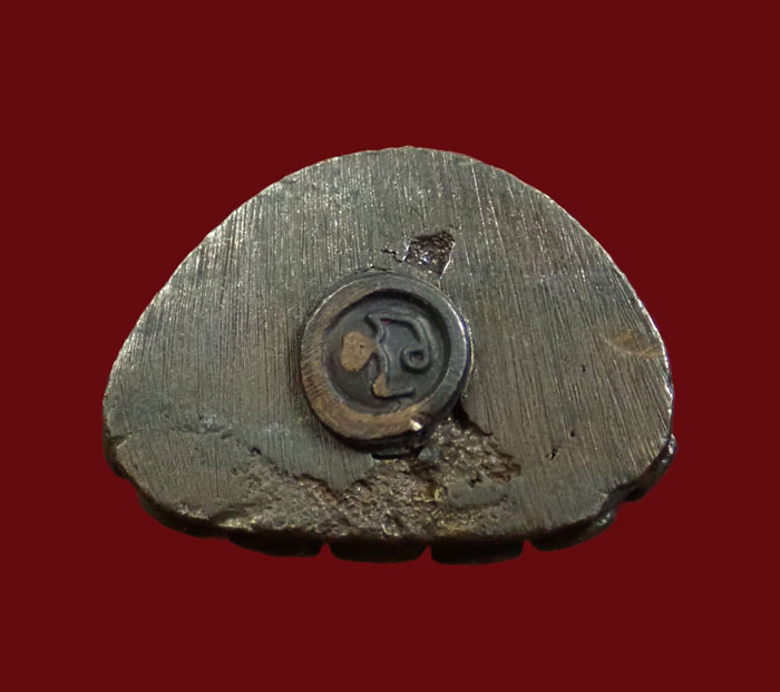 พระกริ่ง รุ่น 1 วัดนเรศสุวรรณาราม อ.ดอนเจดีย์ จ.สุพรรณบุรี เนื้อโลหะ ขนาดพระสูง 3.8 ซ.ม. พร้อมกล่องเดิม