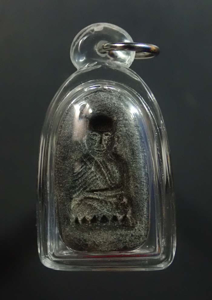 หลวงพ่อทวด รุ่นเลื่อนสมณศักดิ์45 อาจารย์ทอง วัดสำเภาเชย ปี 2545 เนื้อว่าน พิมพ์พระรอดหลังแบบ