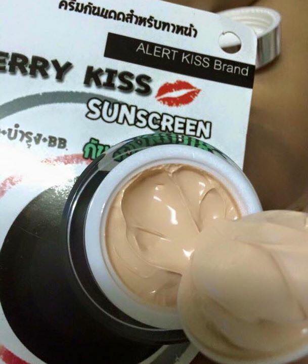 ครีมกันแดด C-Kiss spf60 pa+++ 3in1 ครีมกันแดด ครีมบำรุง บีบี หน้าเนียน ขั้นเทพ