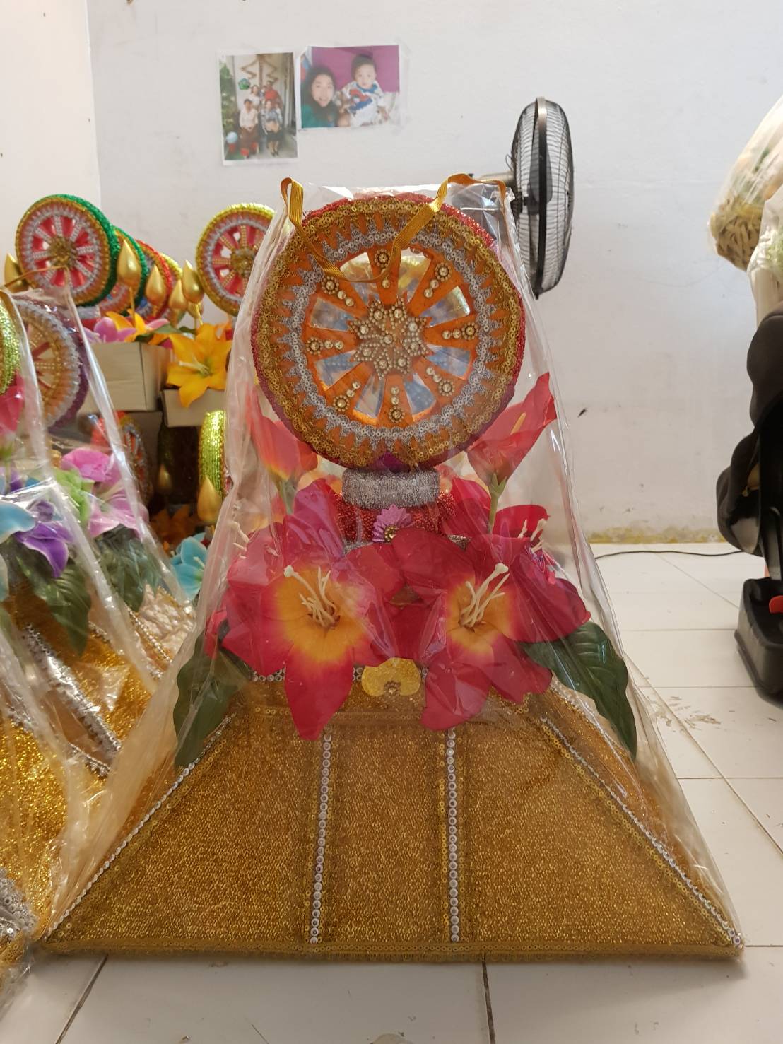 ครอบไตรผ้าดิ้นทอง (เสมาธรรมจักร)