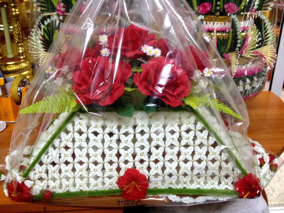 ครอบไตรดอกรัก (เส้นโยง) กุหลาบตูมหยดน้ำ/สีแดง
