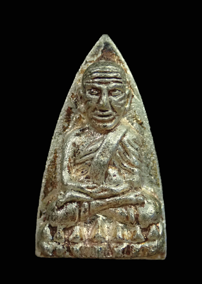 หลวงพ่อทวด พิมพ์เตารีดใหญ่ 2 หน้า (กรรมการ) ปี 2543 เฉลิมพระเกียรติ 87 พรรษา สมเด็จพระณาณสังวร สมเด็จพระสังฆราช วัดบวรนิเวศวิหาร ทรงแผ่เมตตาอธิษฐานจิต