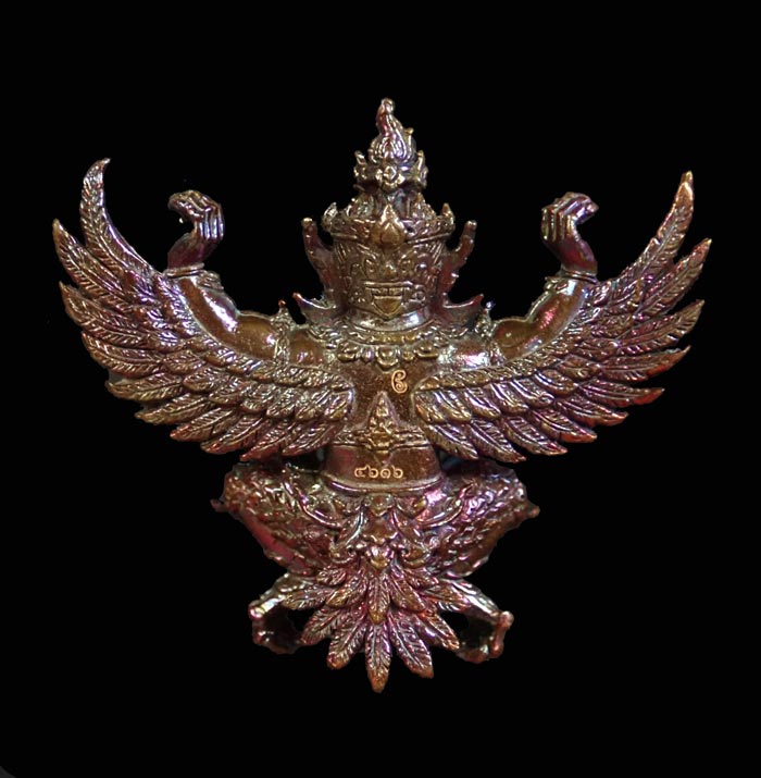 ผิวรุ้ง* พญาครุฑ รุ่นรับทรัพย์88 พ่อท่านเขียว วัดห้วยเงาะ ปัตตานี ปี 2560 เนื้อทองแดงผิวรุ้ง หมายเลข 4616