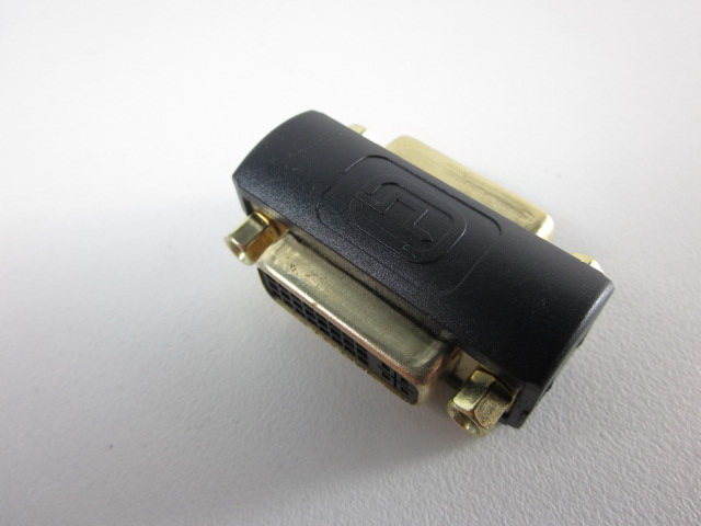 ตัวต่อกลาง DVI
