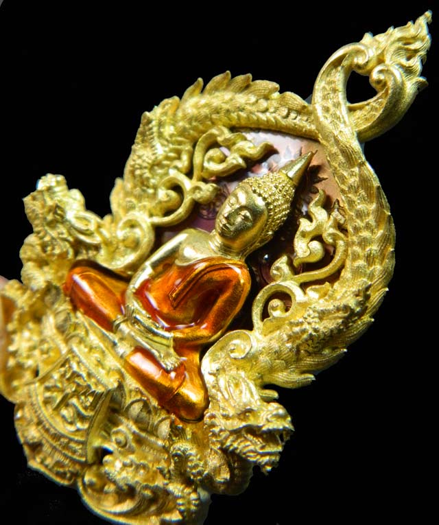 *ชุดหลังเรียบ* เหรียญฉลุ 3 ชิ้น หลวงพ่อโสธร จ.ฉะเชิงเทรา รุ่นเจริญพร ปี 2555 ชุดหลังเรียบ 3 เหรียญ (พิมพ์ใหญ่) เนื้อนวะหลังเรียบ เนื้อทองระฆังลงยาสีม่วงฝังเพชรหลังเรียบ เนื้อทองระฆังหลังเรียบ หมายเลข ๑๕๘