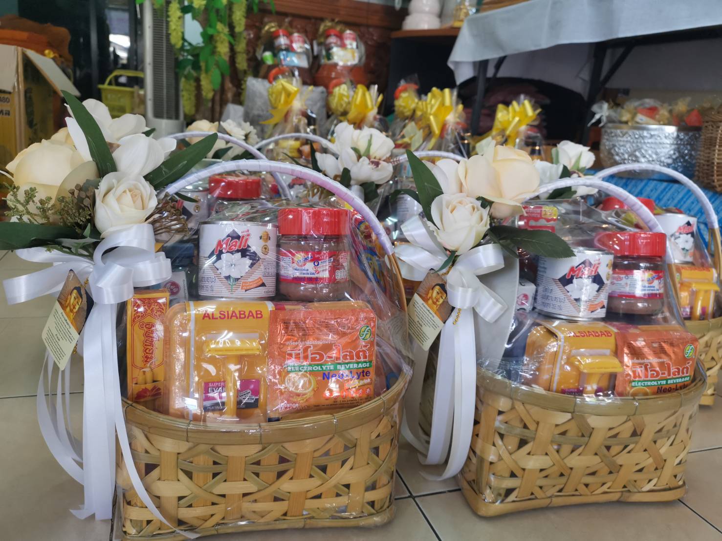 สังฆทานกระเช้าสวยงาม งานพรีเมี่ยม (รุ่นทรัพย์สมบูรณ์)