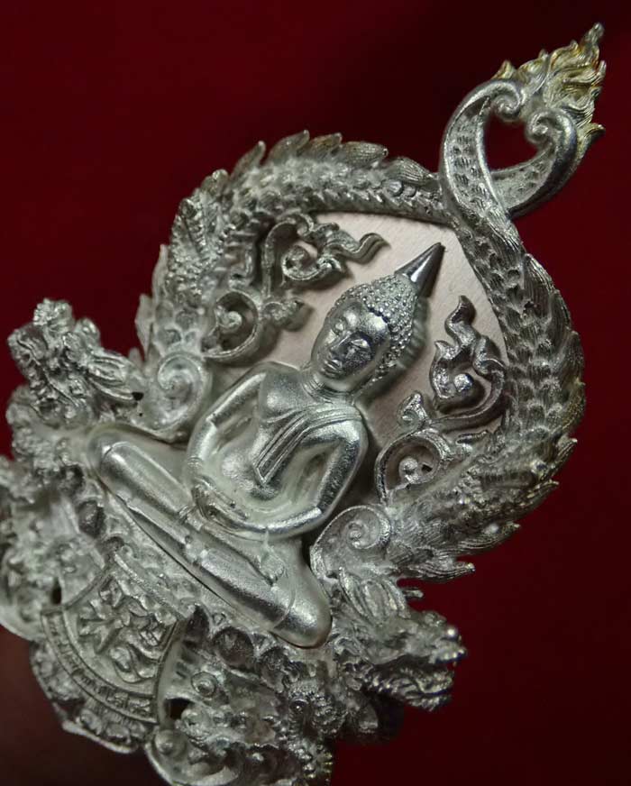 เหรียญพุทธศิลป์ฉลุ 3 ชิ้น หลวงพ่อโสธร จ.ฉะเชิงเทรา รุ่นเจริญพร ปี 2555 เนื้อเงิน พิมพ์ใหญ่ หมายเลข 449