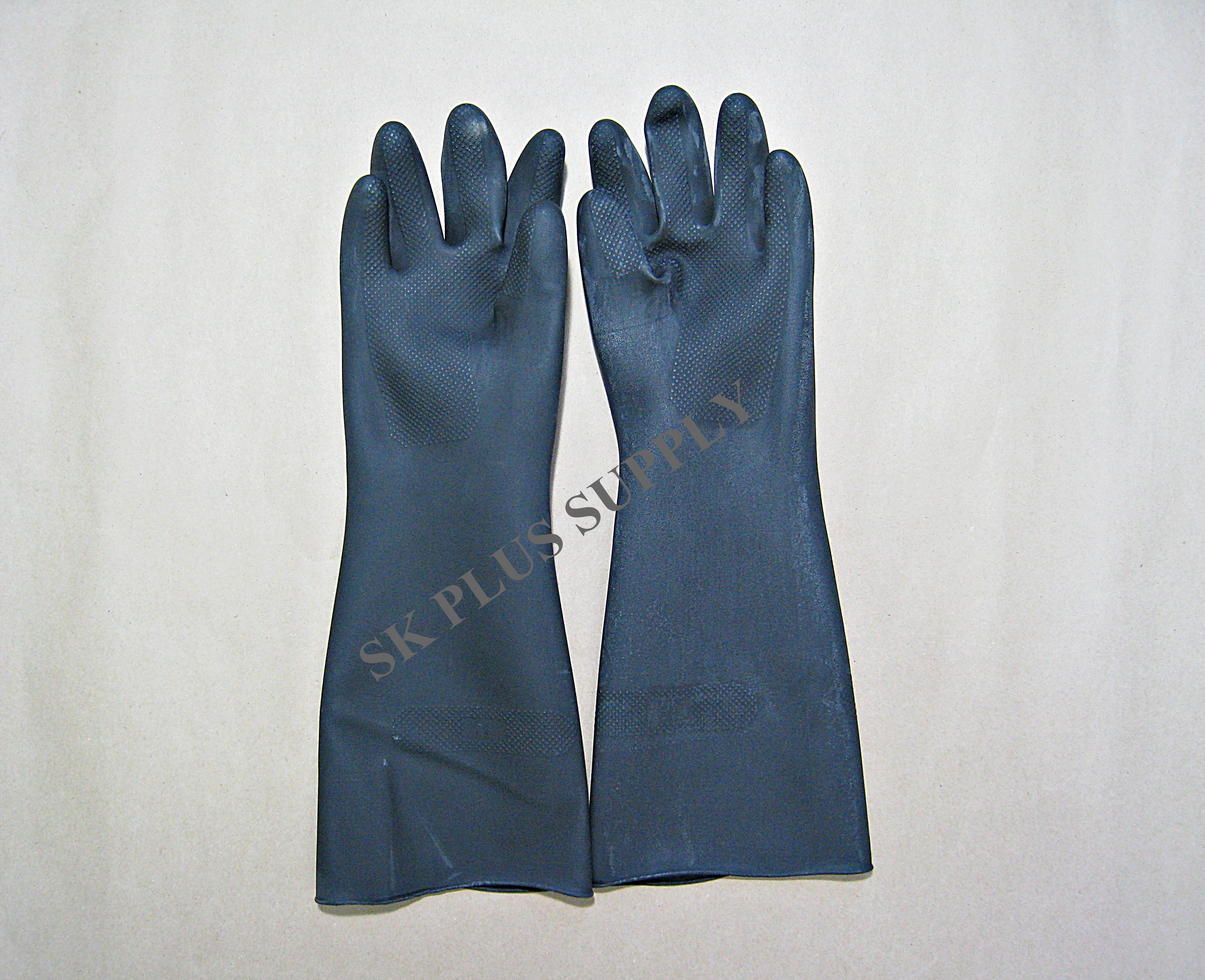 ถุงมือยางธรรมชาติสีดำ แบบหนา 16"