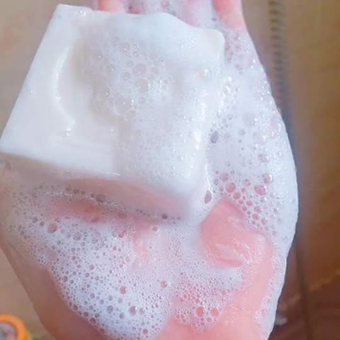 Ha-young Soap 70 g. สบู่ฮายัง สบู่มะเขือเทศสีขาว ผสมนมสด ผิวขาวกระจ่างใส ดุจดั่งอาบน้ำนม