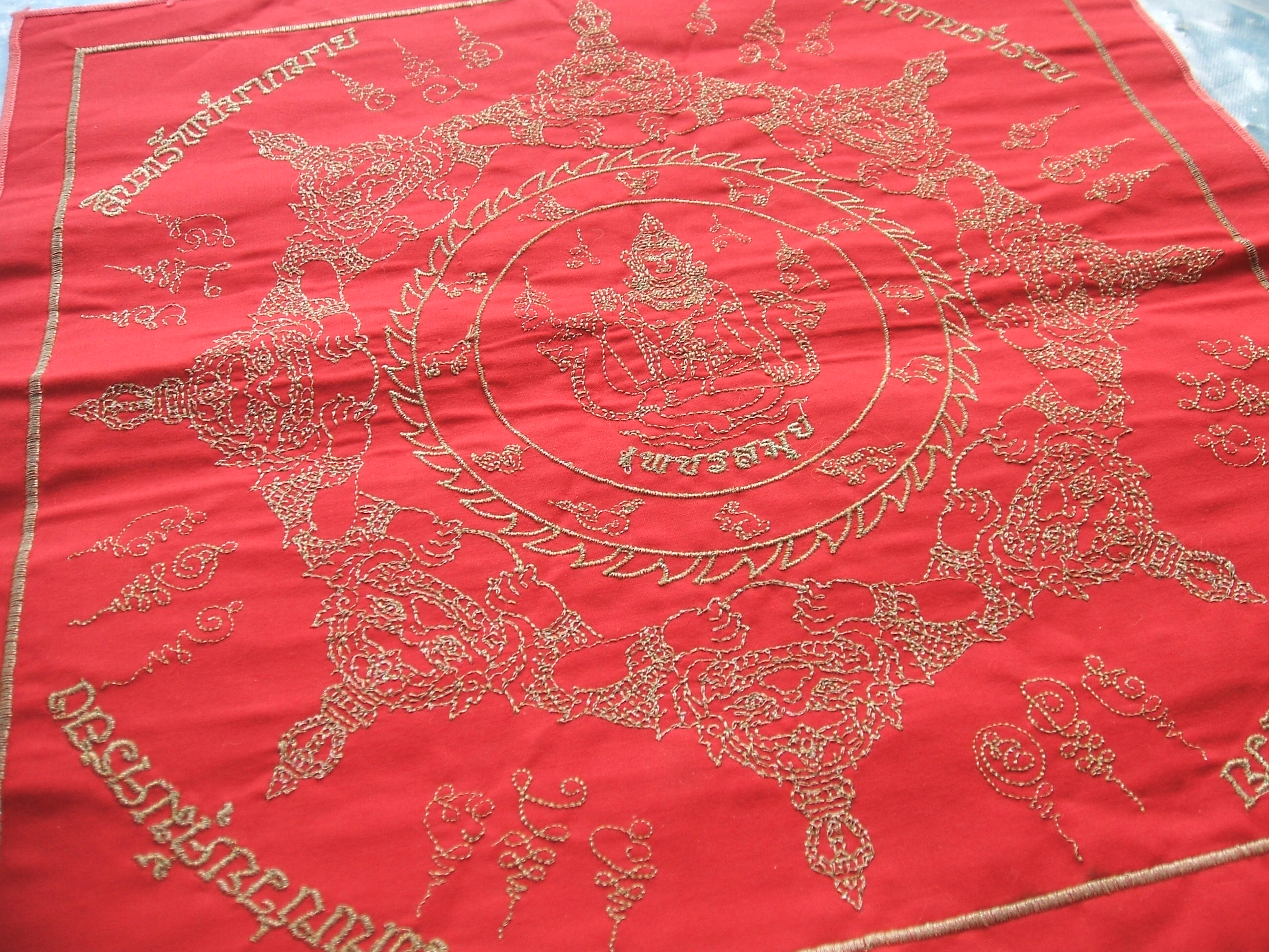 ผ้ายันต์ จตุคาม รามเทพ และเกจิอาจารย์ หลายรุ่นมีให้เลือกชมกัน