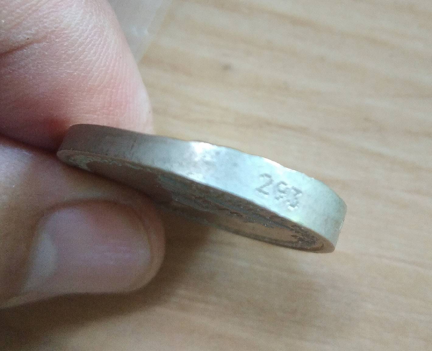 หลวงพ่อทวด หลวงพ่อฉิ้น รุ่นสันติสุข (50 ปี วัดเมืองยะลา) ปี 2552 เนื้ออัลปาก้า โค๊ต ก. เลข 293