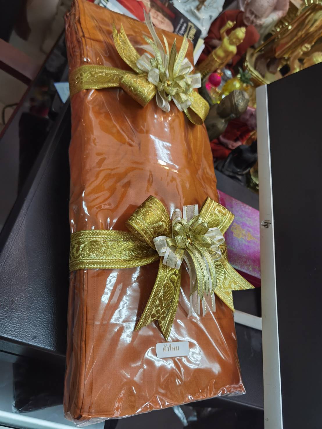 ผ้าไตรไหมไทยแท้ 100% งานเย็บพิเศษ 9 ขันธ์ *ผูกโบว์สวยงาม