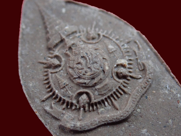 พระพุทธนราวันตบพิธ สร้างเนื่องในโอกาสเฉลิมฉลองพระชนมมายุ 72 พรรษา ปี 2542 ขนาดพระสูง 3.2 ซ.ม. พร้อมกล่องเดิม