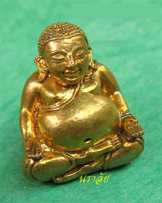 พระสังกัจจายน์รับทรัพย์ก้นอุดผง รุ่นไตรมาส54 หลวงพ่อสาคร วัดหนองกรับ จ.ระยอง ปี 2554 เนื้อชนวน