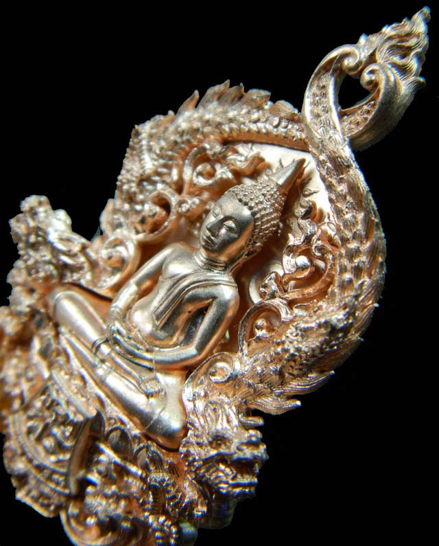 *ชุดหลังเรียบ* เหรียญฉลุ 3 ชิ้น หลวงพ่อโสธร จ.ฉะเชิงเทรา รุ่นเจริญพร ปี 2555 ชุดหลังเรียบ 3 เหรียญ (พิมพ์ใหญ่) เนื้อนวะหลังเรียบ เนื้อทองระฆังลงยาสีม่วงฝังเพชรหลังเรียบ เนื้อทองระฆังหลังเรียบ หมายเลข ๑๕๘