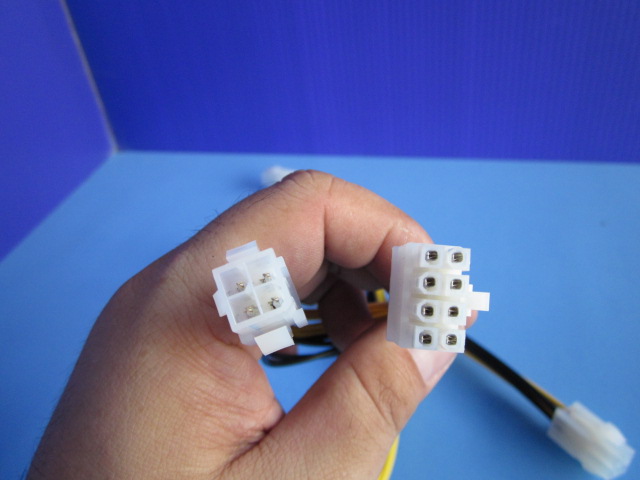 สายแปลงไฟpower 4pin to 8pin