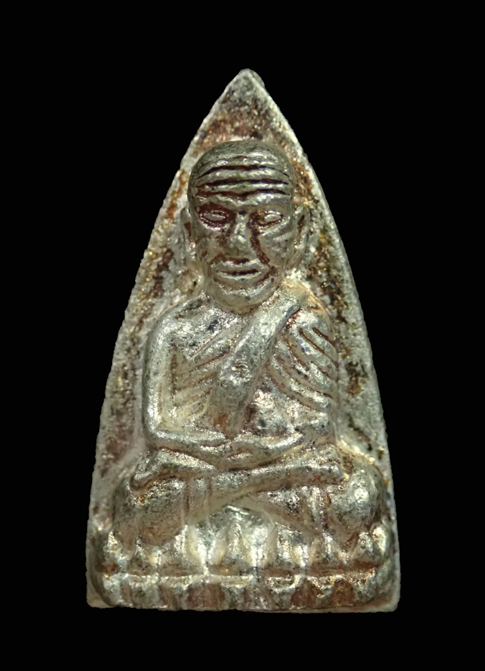 หลวงพ่อทวด พิมพ์เตารีดใหญ่ 2 หน้า (กรรมการ) ปี 2543 เฉลิมพระเกียรติ 87 พรรษา สมเด็จพระณาณสังวร สมเด็จพระสังฆราช วัดบวรนิเวศวิหาร ทรงแผ่เมตตาอธิษฐานจิต