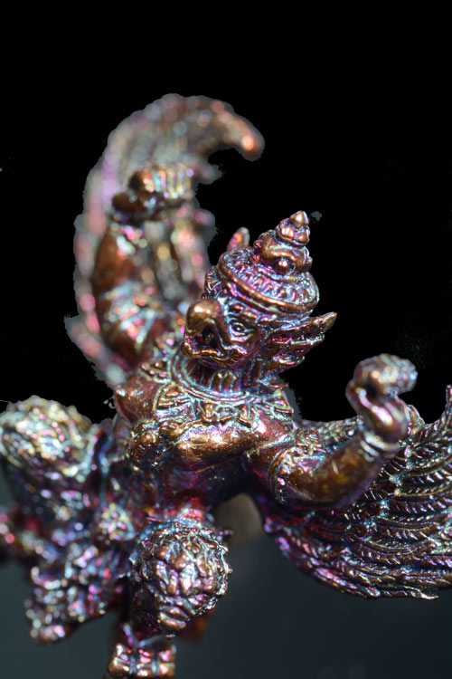 พญาครุฑ รุ่นมงคลบารมี91 เนื้อประกายรุ้ง