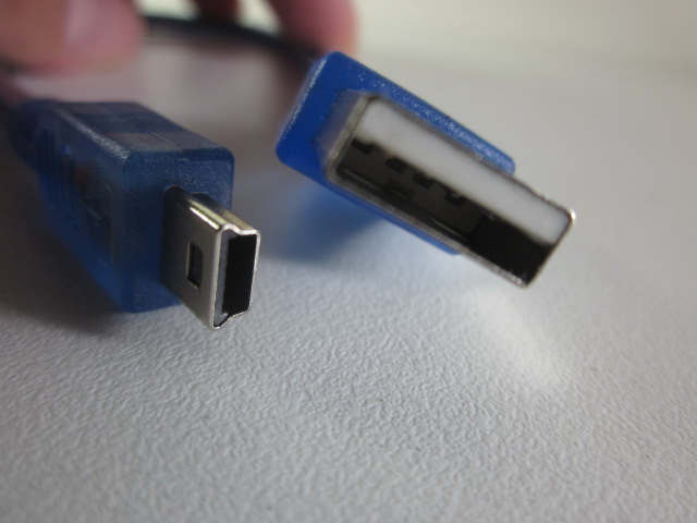 สายสั้น mini(5P) เป็น USB ยาว 30cm สีฟ้าใส