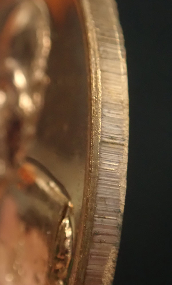 เหรียญหลวงปู่แผ้ว ปวโร วัดรางหมัน จ.นครปฐม รุ่นพิเศษลายพระหัตถ์ (เราสู้) ปี 2555 เนื้อทองแดงผิวไฟ (ตอกโค๊ต)