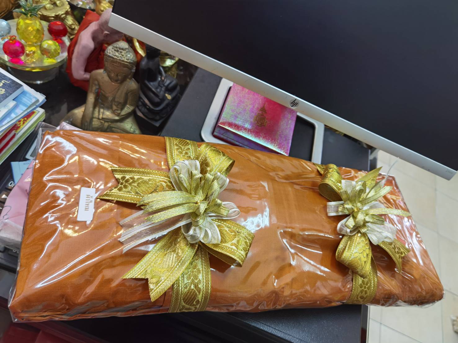 ผ้าไตรไหมไทยแท้ 100% งานเย็บพิเศษ 9 ขันธ์ *ผูกโบว์สวยงาม