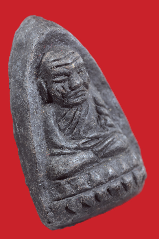 หลวงพ่อทวด รุ่นเลื่อนสมณศักดิ์ พิมพ์ตัวด้วงซุ้มกอ กรรมการ 2 โค๊ต พ.ศ.2545