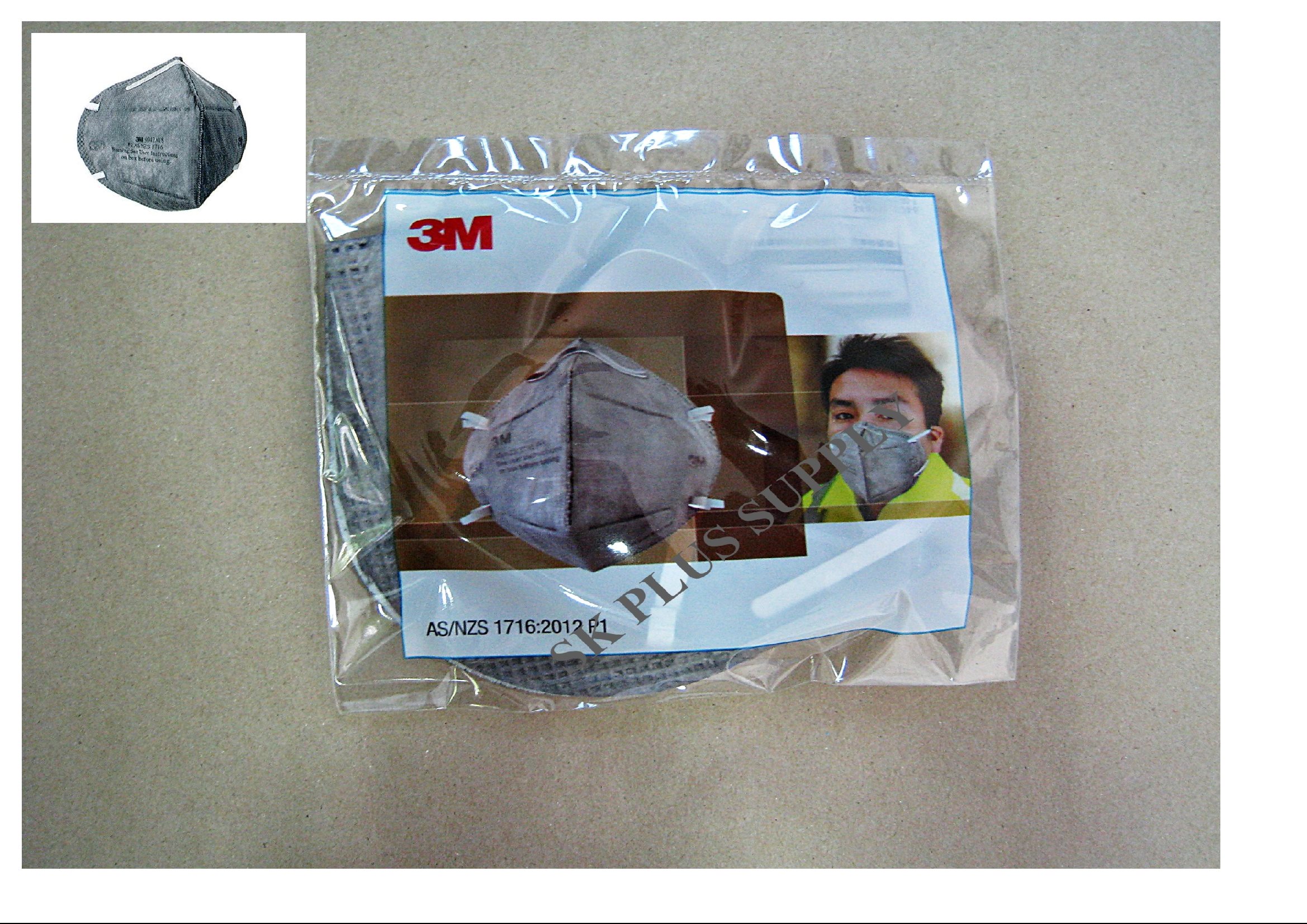 หน้ากากป้องกันฝุ่นและกลิ่น 3M รุ่น 9042 และ 9043