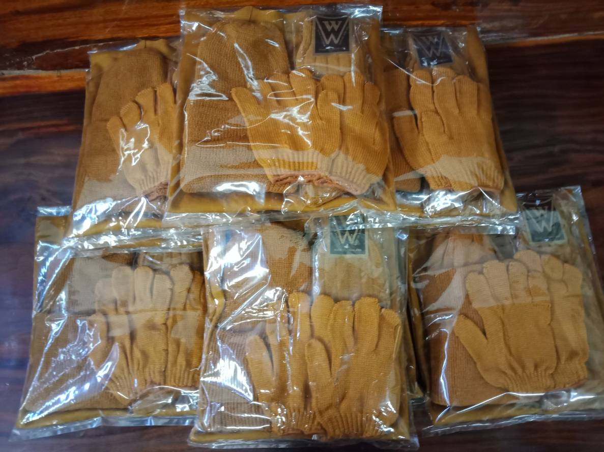 ชุดกันหนาวพระ 4 ชิ้น (เสื้อไหมพรมแขนยาว หมวก ถุงมือ ถุงเท้า) *ราคาโปรโมรชั่น