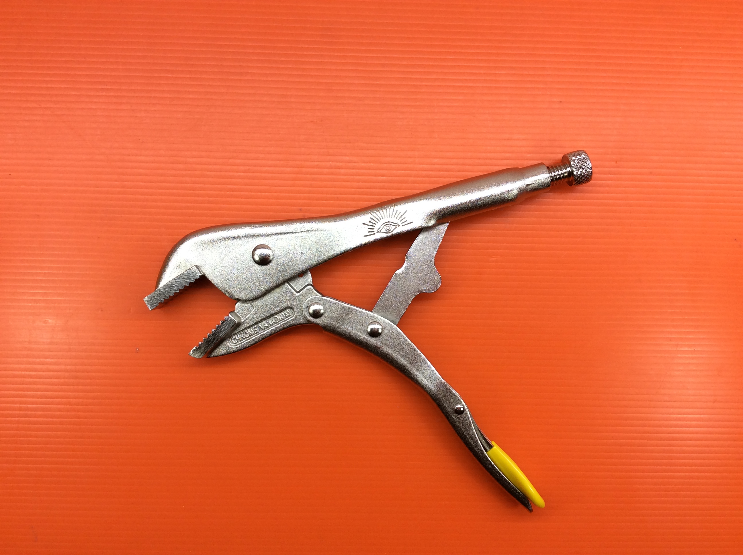 คีมล็อคตราตา ( 10 นิ้ว ) EYE BRAND