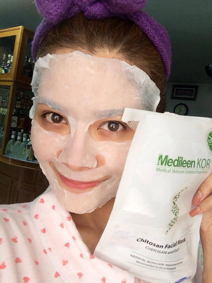 Medileen kor Chitosan Facial Mask ขับสารผิดที่ตกค้างบนผิว ช่วยดูดสิว กระตุ้นการผลัดเซลล์ผิวที่ตายแล้วให้หลุด ราคา 950 บาท