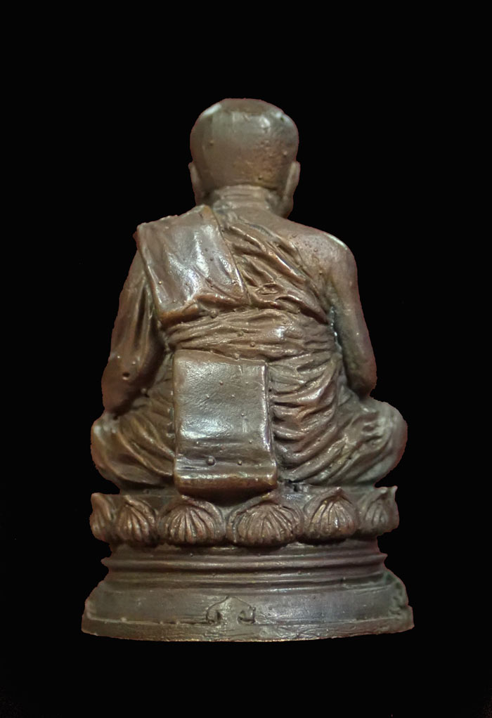 รูปหล่อลอยองค์บัวรอบ (ฐานคชสาร) หลวงพ่อทวด พ่อท่านเขียว วัดห้วยเงาะ ปัตตานี รุ่นกลันตัน54 ปี 2554 เนื้อทองแดงมันปูอุดกริ่ง หมายเลข 2891