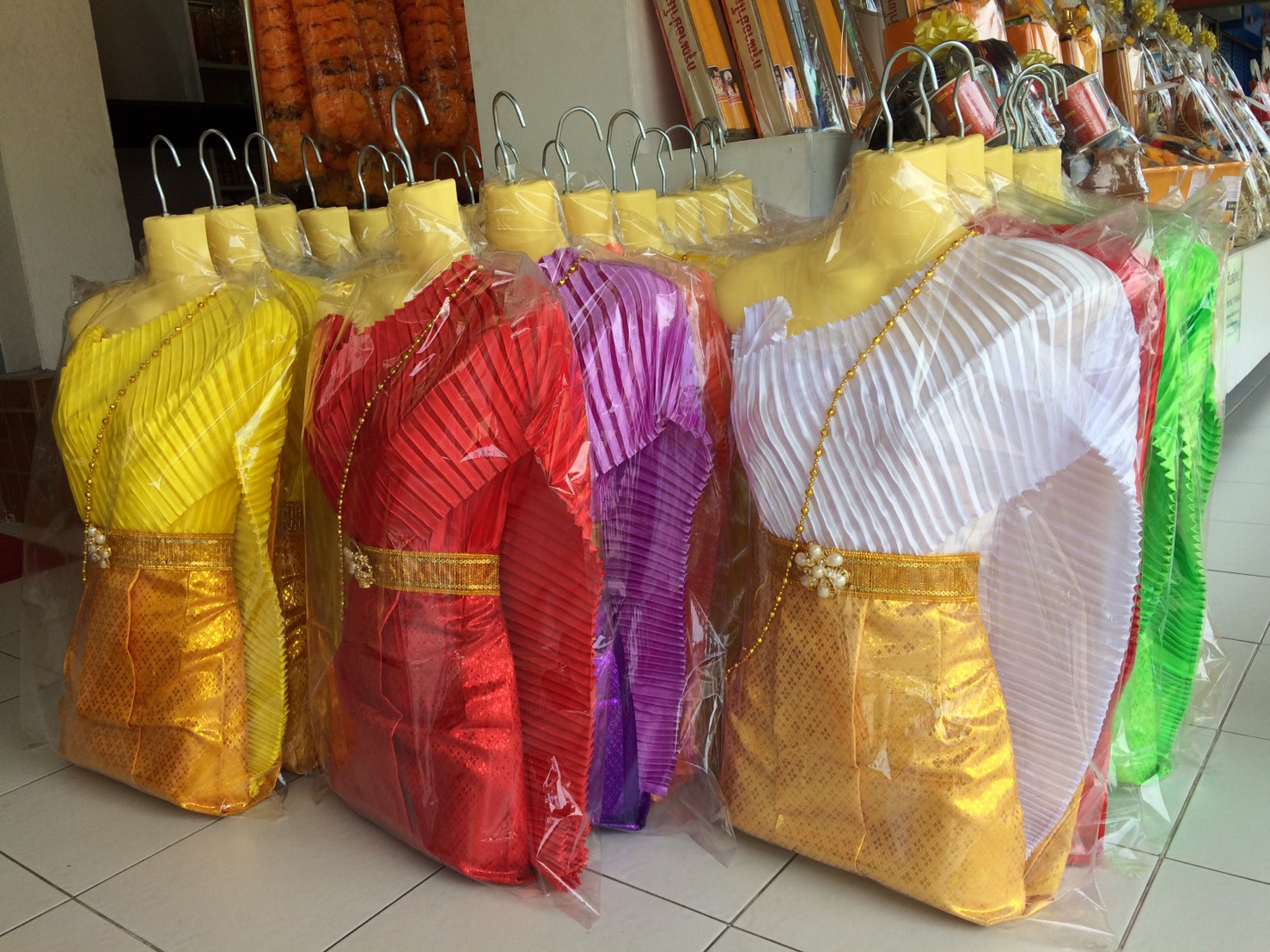 ชุดไทยแก้บน (มีหุ่น+เครื่องประดับ) *รุ่นขายดีอันดับ 1