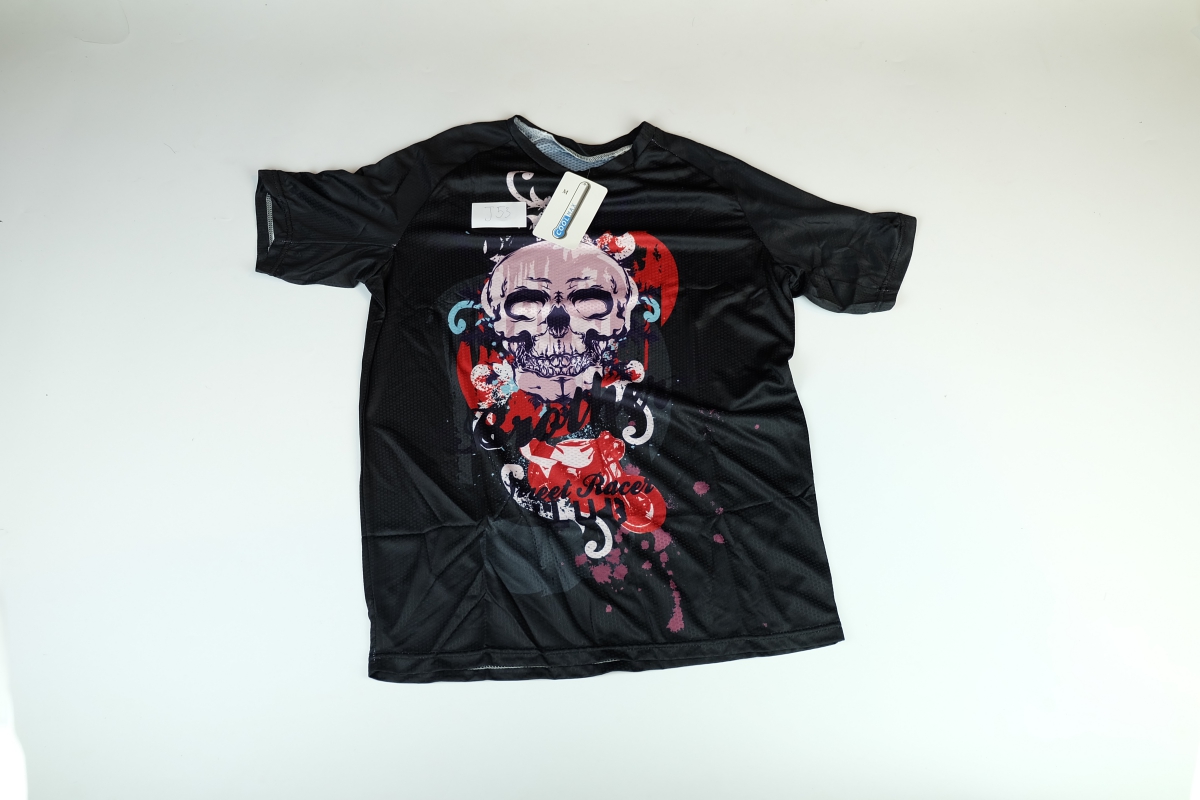 เสื้อคอกลม เสื้อวิ่ง เสื้อปั่นจักรยาน ขนาด M ลดราคา รหัส J53 ราคา 190 ส่งฟรี ลงทะเบียน