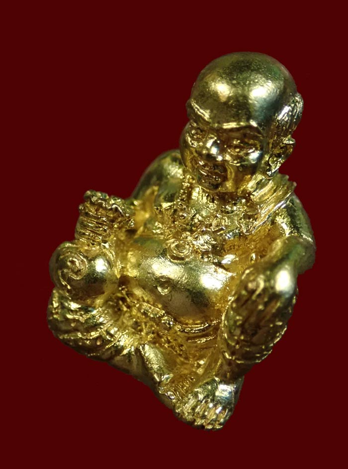 *เลขสวย 234* รูปหล่อขุนช้างเจ้าทรัพย์ พ่อท่านเขียว วัดห้วยเงาะ ปัตตานี รุ่นเพชรทักษิณ ปี2564 เนื้อบรอนซ์ทอง อุดชนวนเก่าฝังเม็ดพลอย/ตะกรุดทองคำและตะกรุดเงิน ติดจีวรเกศา