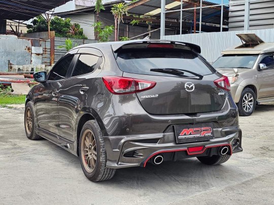 ชุดแต่ง มาสด้า MAZDA 2 5D 2015 5 ประตู STROM STYLE