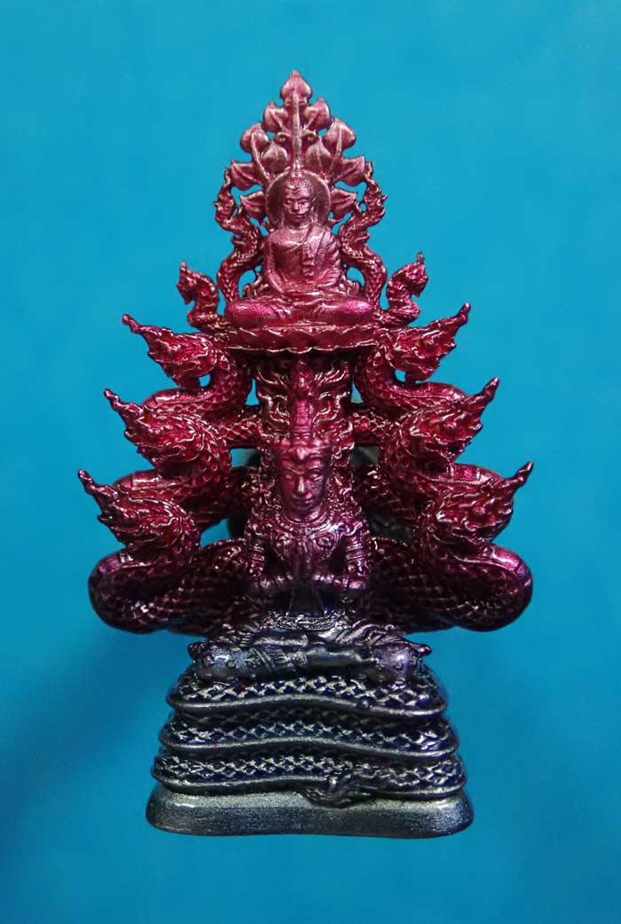 พระกริ่งพุทธศิลป์มุจลินท์นาคราชโพธิสักการ ปี 2563 (พระประจำวันเสาร์) *เป็นรุ่นแรก จากงานจิตรกรรม สู่งานประติมากรรม ศิลปะแห่งสีสัน* เนื้อ White Bronze Gradient Light Blue-Purple (รายการที่ 1.4 แยกชุดกรรมการใหญ่ ) หมายเลข 10 (พระสร้างเพียง 55 องค์)