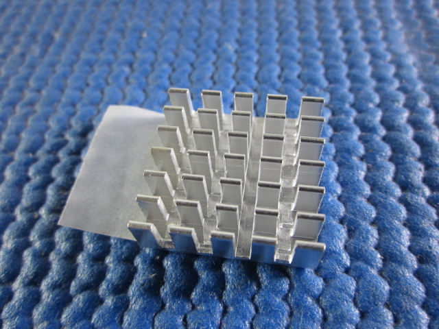 Heatsink พร้อมเทปกาวซิลิโคน ขนาด20*20สูง6mm(เงิน)