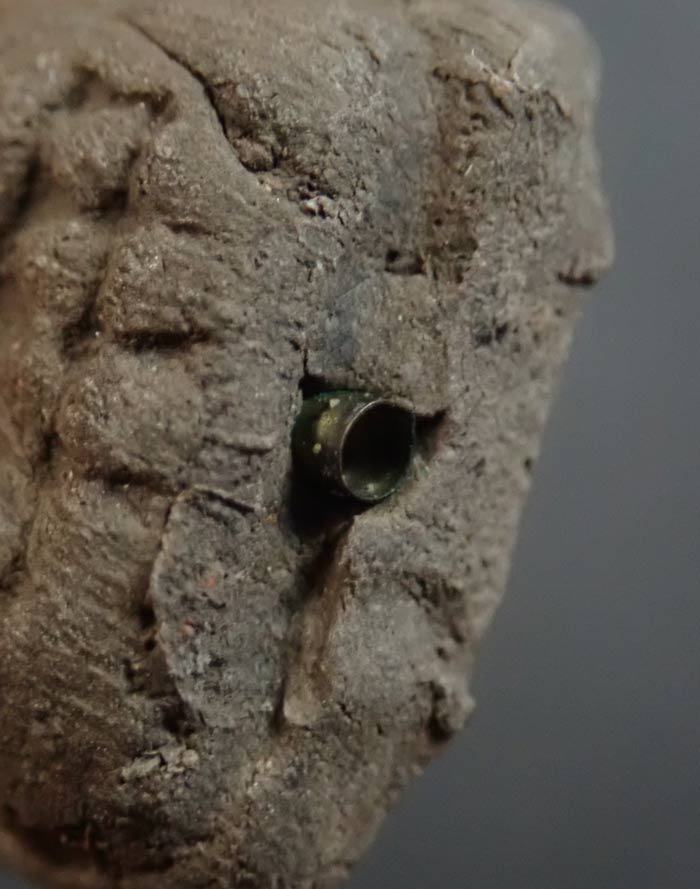 หลวงพ่อทวด อาจารย์นอง วัดทรายขาว ปัตตานี รุ่นอายุ 80 ปี พ.ศ. 2541 เนื้อว่านฝังตะกรุด พิมพ์ใหญ่ พร้อมบัตรรับประกันพระแท้