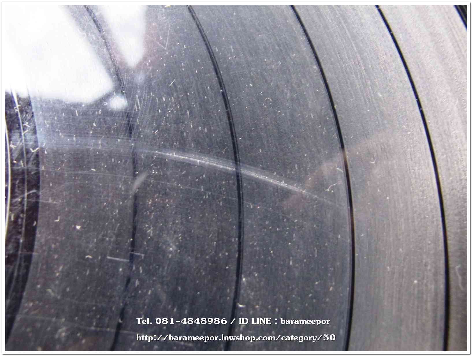 วงXYZ ชุด นี่แหละ..เพื่อน แผ่นเต็ม 10 เพลง ปกแจก สภาพแผ่น vg++ หน้า 2 จะมีรอยตามภาพ