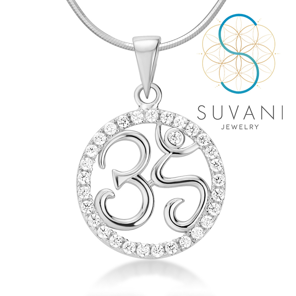 SUVANI เงินแท้ 92.5% จี้โอม ॐ ล้อมรอบด้วยเพชรรัสเซียสีขาว จี้พร้อมสร้อยคอ เครื่องประดับเงินแท้