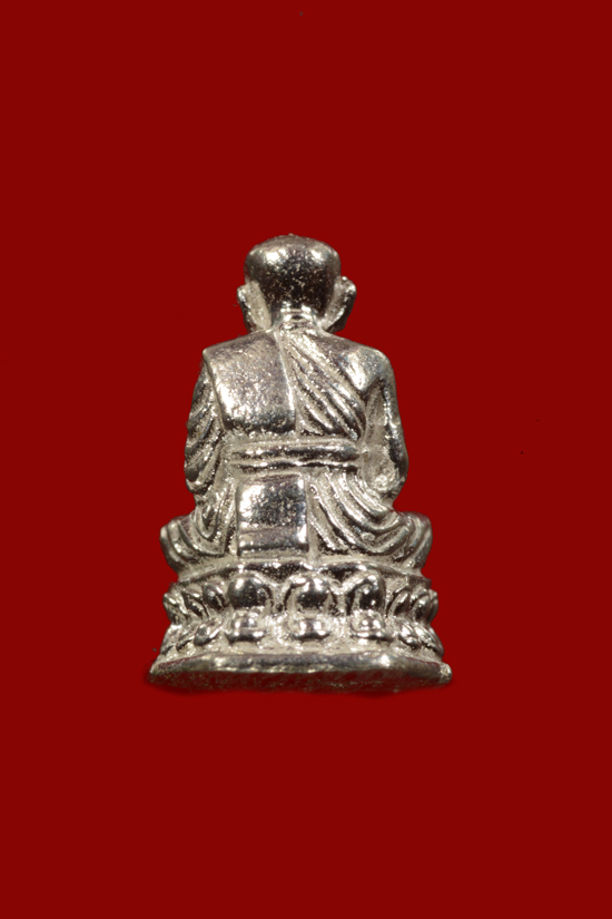 รูปหล่อลอยองค์เนื้อเงินพิมพ์จิ๋วหลวงพ่อทวด ปลุกเสกวัดช้างให้ ปัตตานี