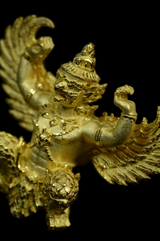 พญาครุฑ รุ่น กิตติคุโณ90 เนื้อสัมฤทธิ์พ่นทรายทองขัดเงา