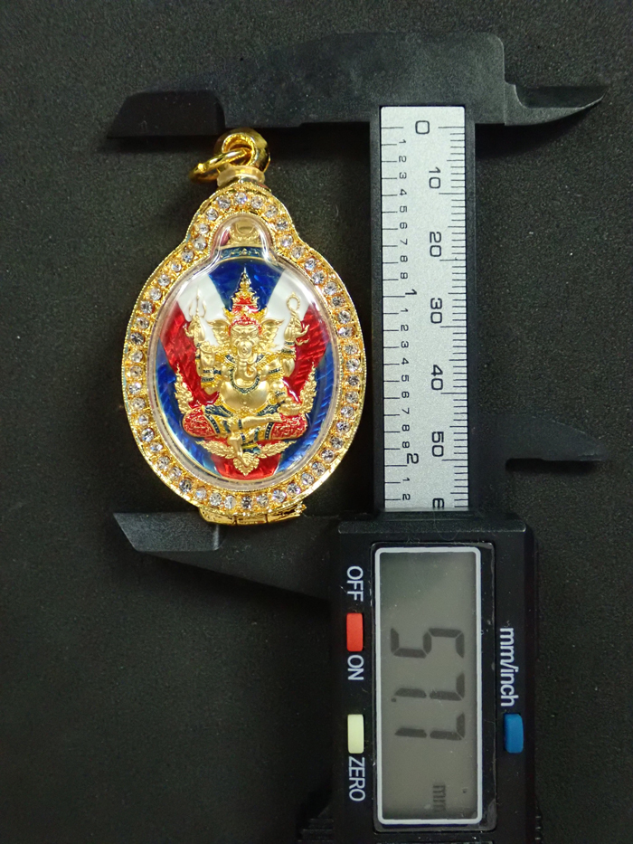 เหรียญพระพิฆเนศ รุ่นประทานพร หลวงปู่อิ่ม ปัญญาวุโธ วัดทุ่งนาใหม่ นครศรีธรรมราช เนื้อชุบทองคำแท้ พิเศษ คุ้ยพื้นลงยาธงชาติ ลงยาเครื่องทรงหลังลงยาเต็มสูตร พระอยู่ในชุดลุ้นเลข 111 - 999 องค์นี้หมายเลข 666