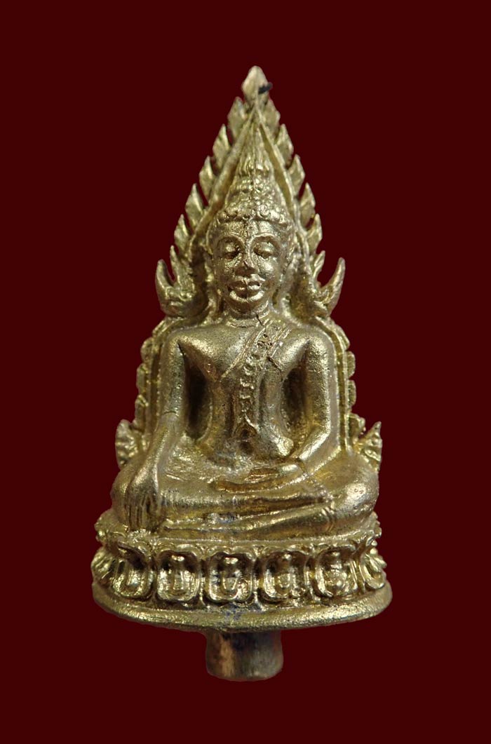 พระยอดธงพระพุทธชินราช หลวงปู่แขก วัดสุนทร์ประดิษฐ์ จ.พิษณุโลก ปี 2553 รุ่นเสาร์5 เนื้อทองผสม "ตอกโค๊ต เสาร์๕"