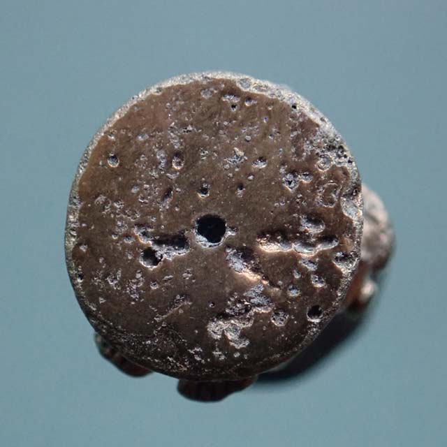 *พิมพ์เล็ก* พระปิดตามหาอุตม์ มหาลาภ มหาเสน่ห์ มหานิยม รุ่นทอง 93 อาจารย์ทอง วัดสำเภาเชย ปี 2553 เนื้อเมฆสิทธิ์ พิมพ์เล็ก สูง 2.3 ซ.ม. หมายเลข ๖๑๔