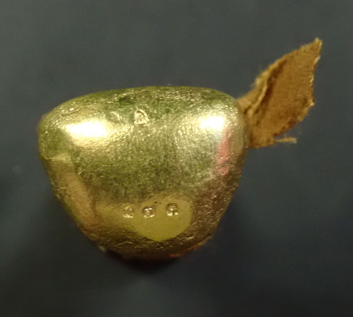 รูปหล่อเบ้าทุบหลวงพ่อสุพจน์ วัดห้วงพัฒนา จ.ตราด ปี 2564 รุ่นสมปรารถนา เนื้อทองระฆังพันจีวร หมายเลข 173