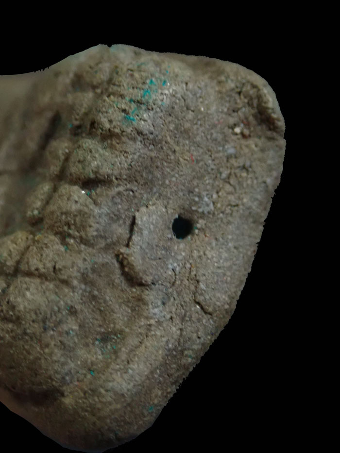 หลวงพ่อทวดเนื้อว่านดินกากยายักษ์ พิมพ์ใหญ่ A ฝังตะกรุดเงิน (หลังตราแผ่นดิน) อาจารย์ทอง วัดสำเภาเชย รุ่นพิทักษ์แผ่นดิน ปี 2551