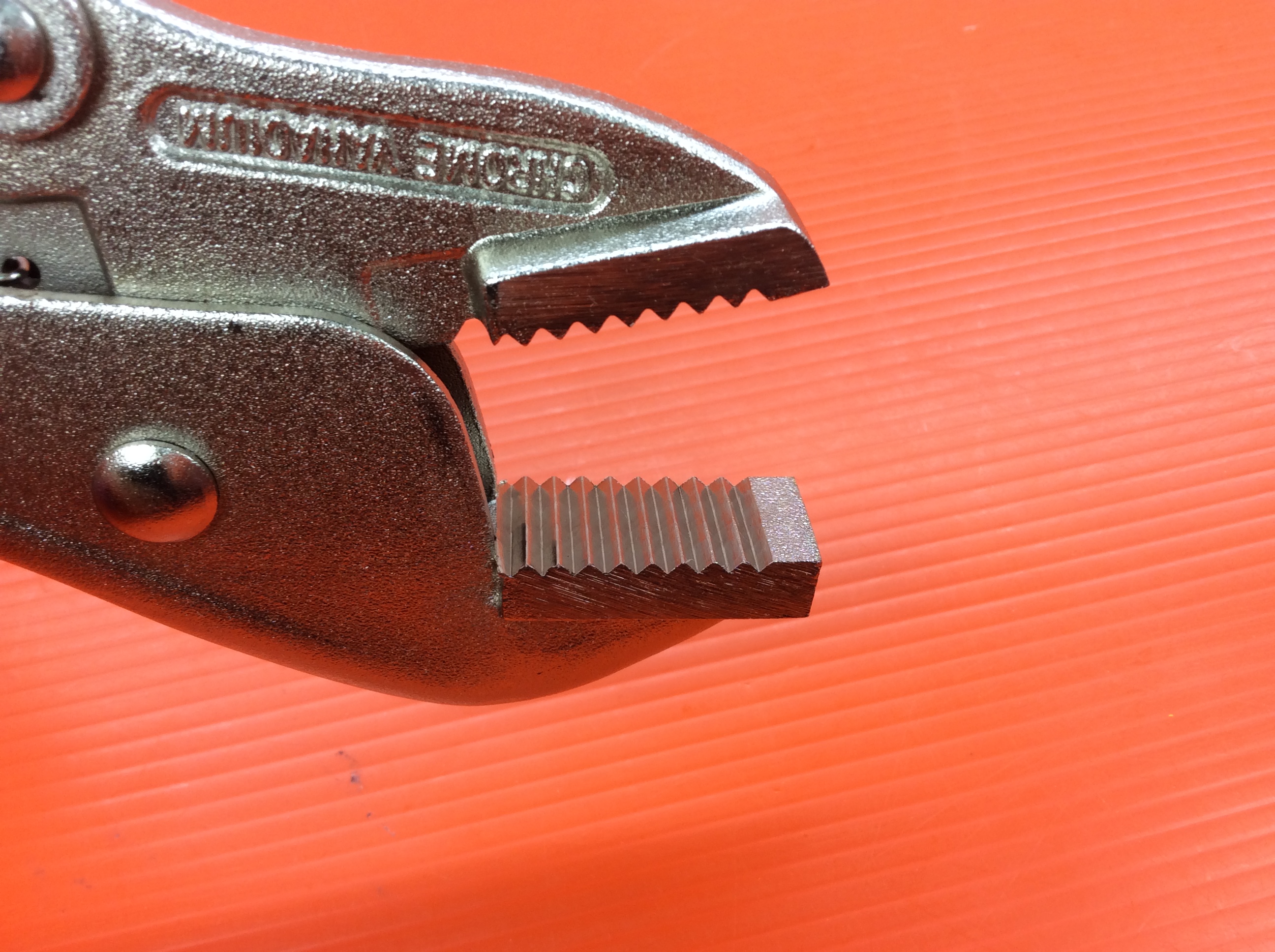 คีมล็อคตราตา ( 10 นิ้ว ) EYE BRAND