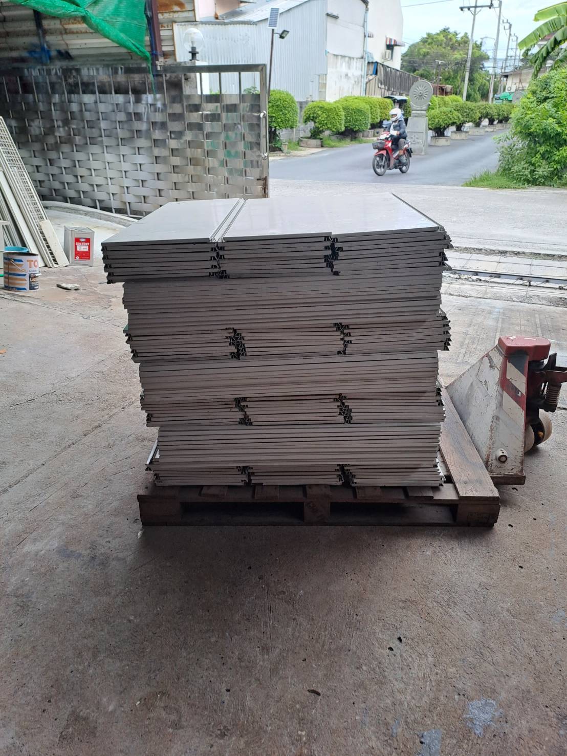 ชั้นวางสินค้า จังหวัดกาฬสินธุ์